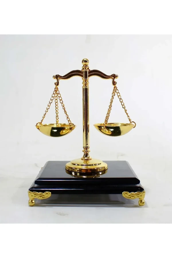 Silverterk Adalet Terazisi Standlı Gold Altın