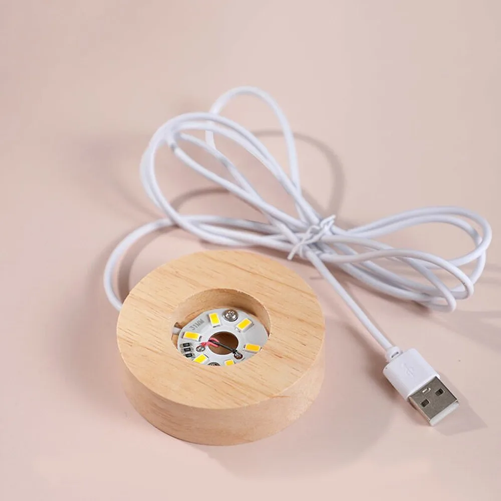 Işıklı Kristal Cam Küre - Satürnlü Kız Tasarımlı - Ahşap Altlıklı - USB Bağlantılı