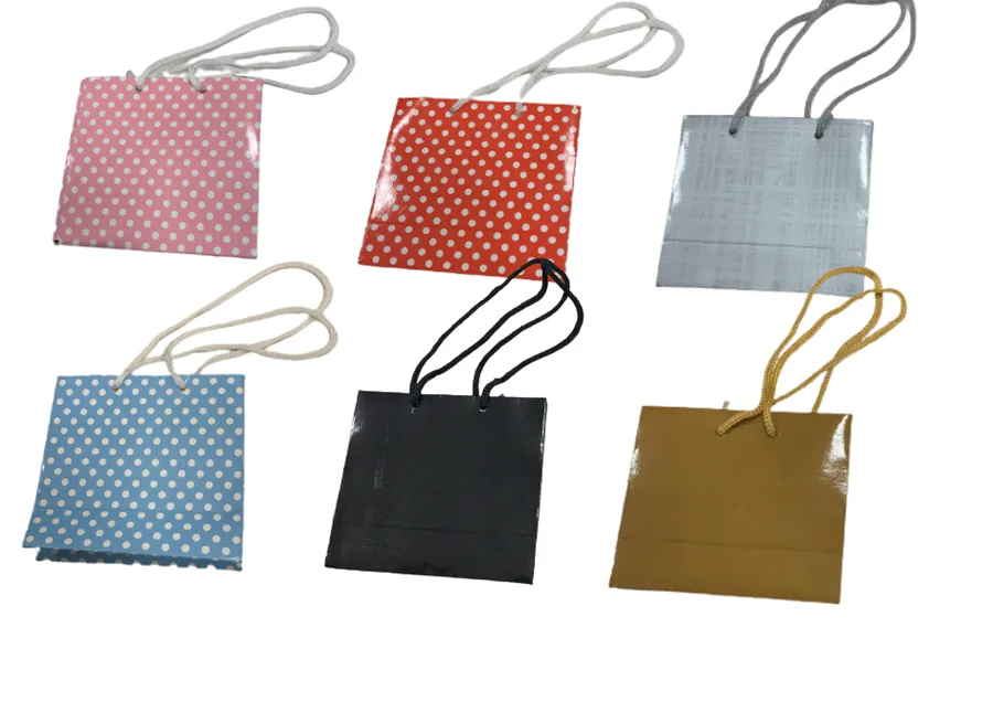 Nedi 10x10 Cm İp Saplı Selefonlu Karton Çanta 00125