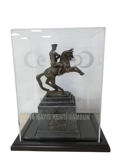 Atatürk Heykeli Küçük Boy Pleksi