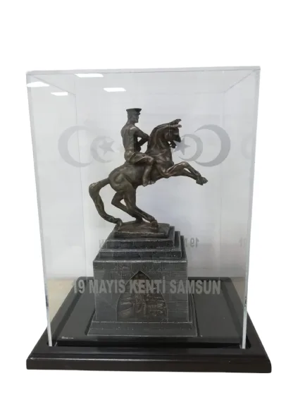 Atatürk Heykeli Küçük Boy Pleksi